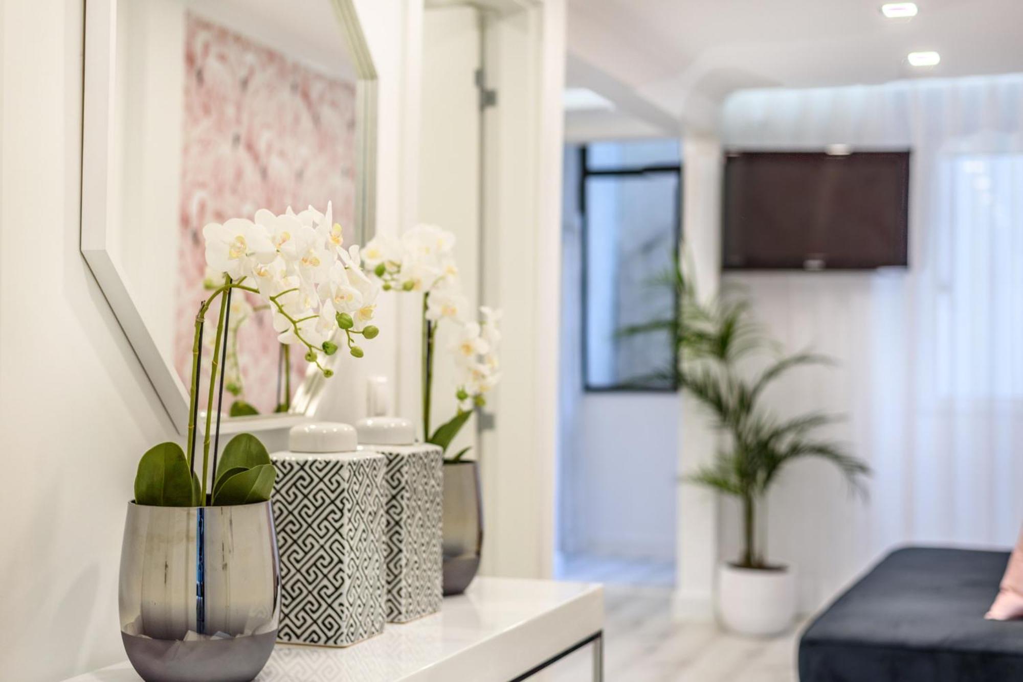 Whome City Chic Escape: Your Stylish Haven In Downtown Lisboa Εξωτερικό φωτογραφία